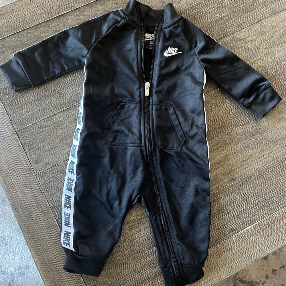 Infant Nike jumper track suit